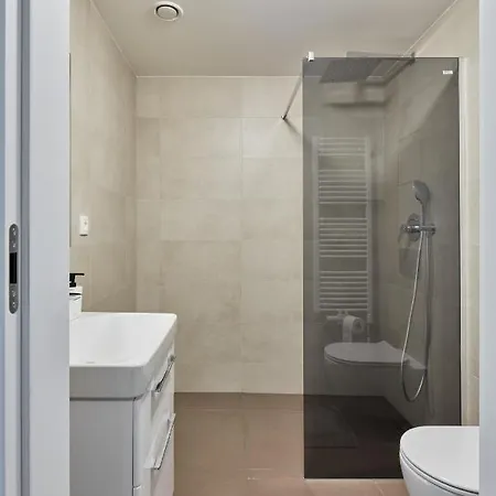 Cozy Studio In Smichov By Days Apartment Prag