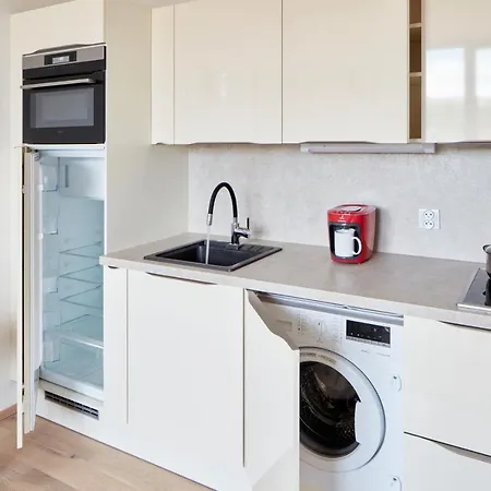 Cozy Studio In Smichov By Days Apartment *